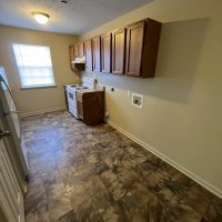 North Brook - kitchen, oven, washer/dryer hookups